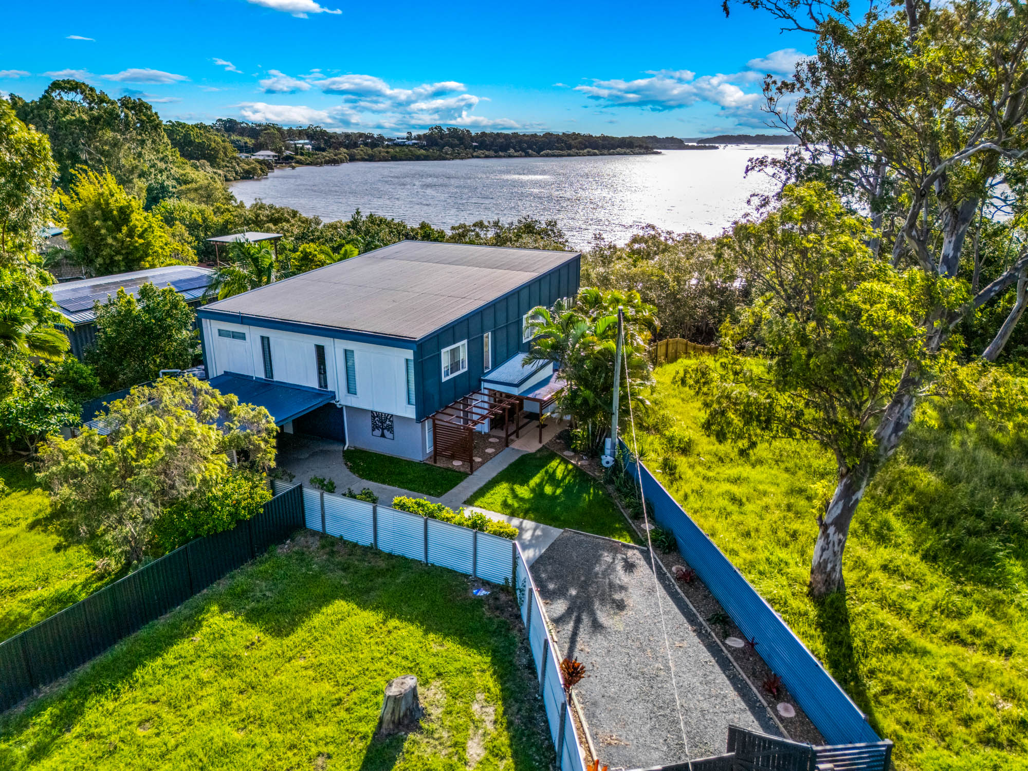 4 Hogan Court, RUSSELL ISLAND QLD 4184