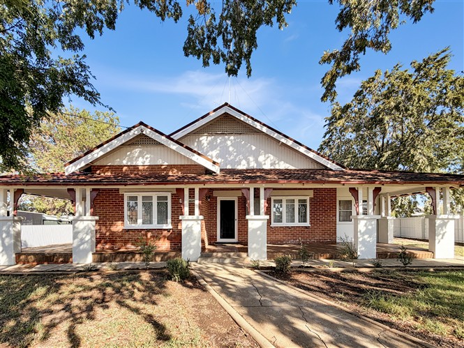 PART / 8 Battye Street, FORBES NSW 2871