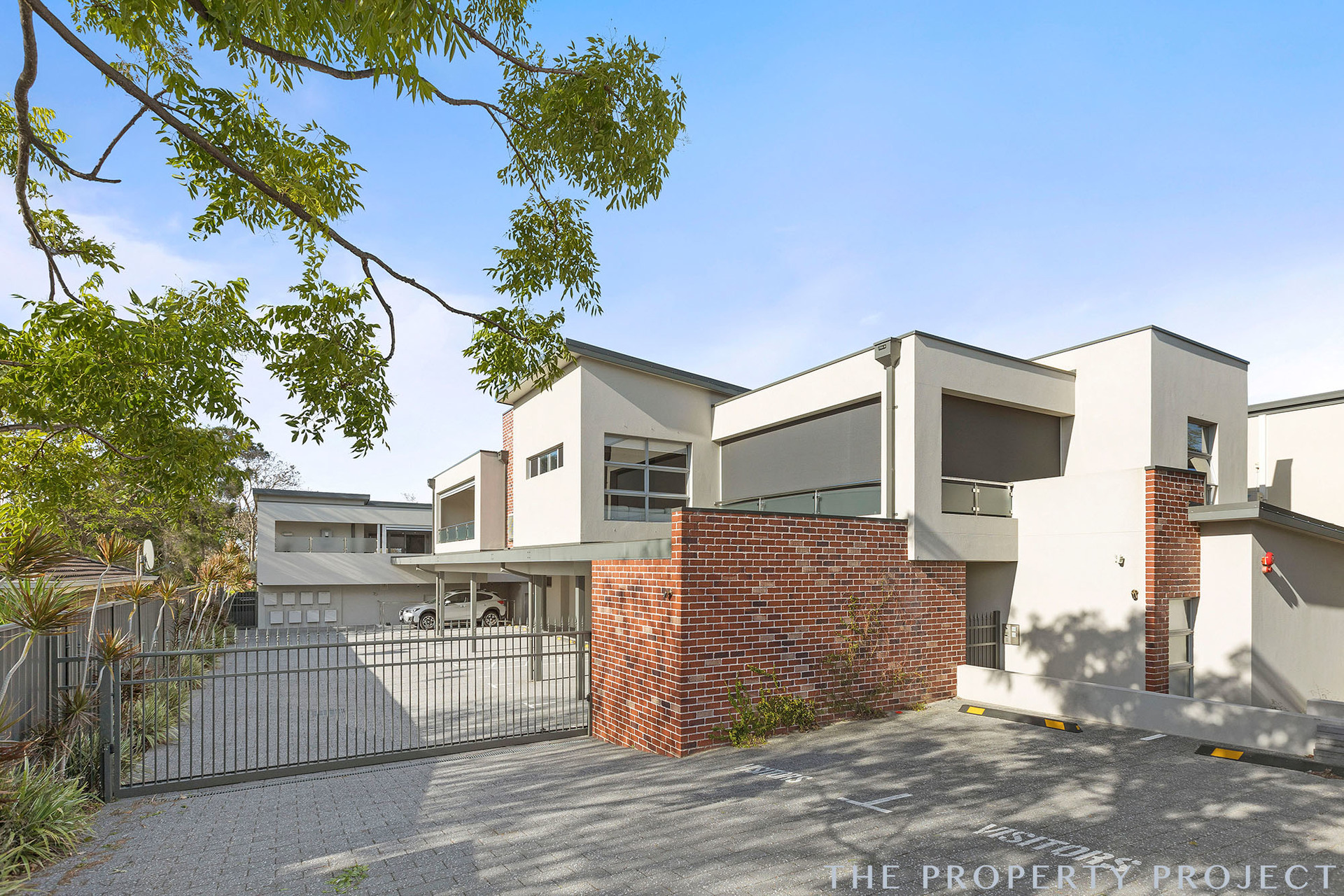 3 32 Halley Street Innaloo WA 6018