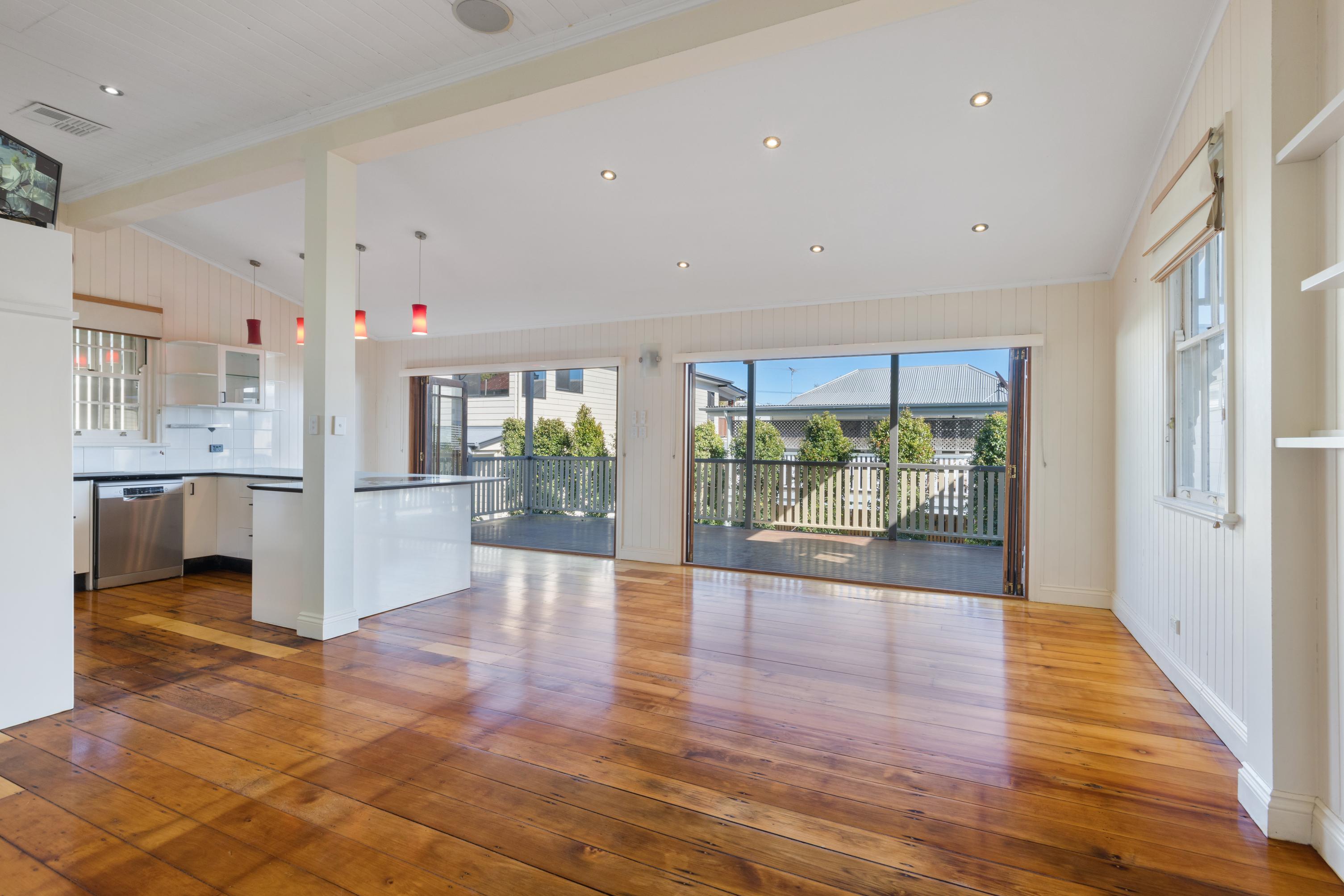 33 Salstone Street, KANGAROO POINT QLD 4169