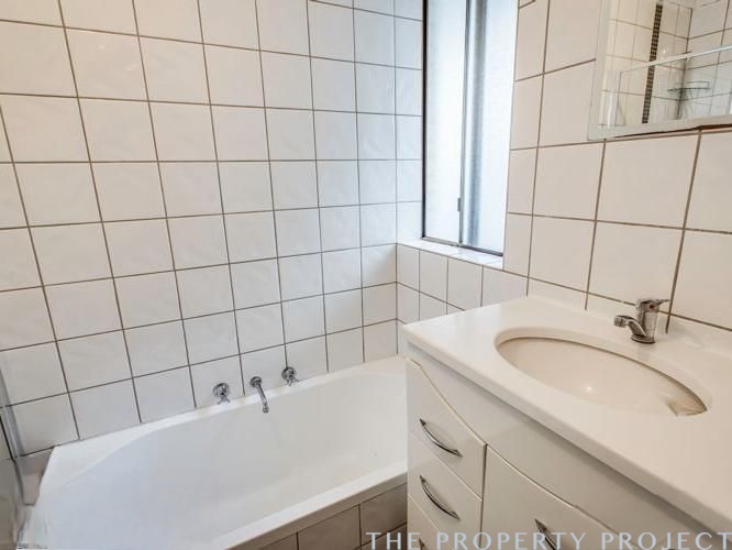 6 Treetop Avenue Edgewater WA 6027