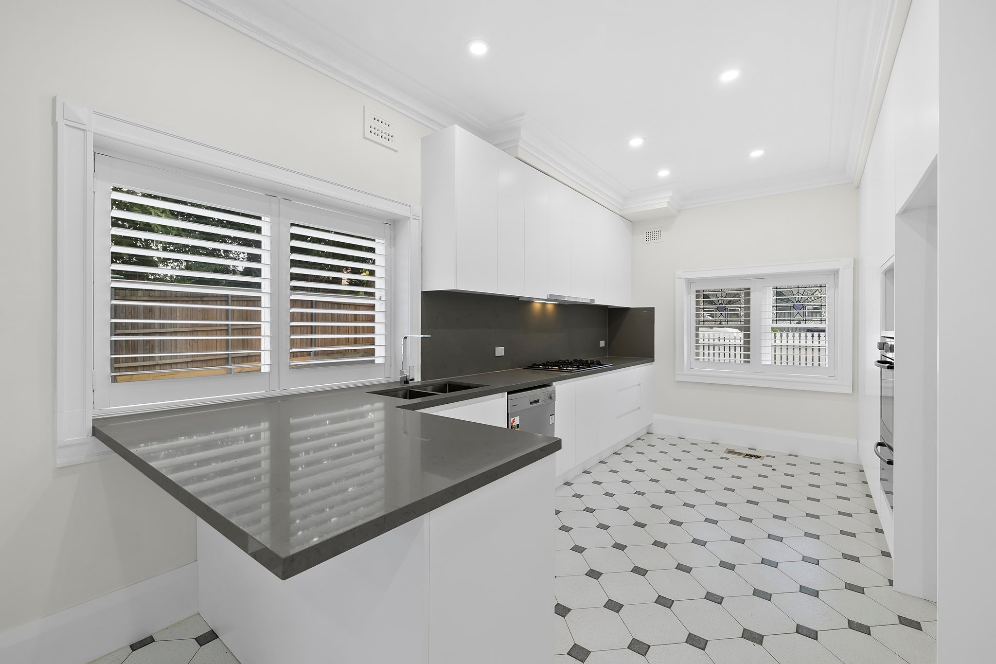 11 Weldon St, Burwood Leased by The Gallery Real Estate - image 3
