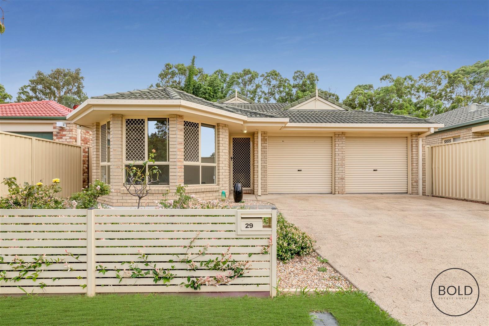 29 Hyde Place, FOREST LAKE QLD 4078