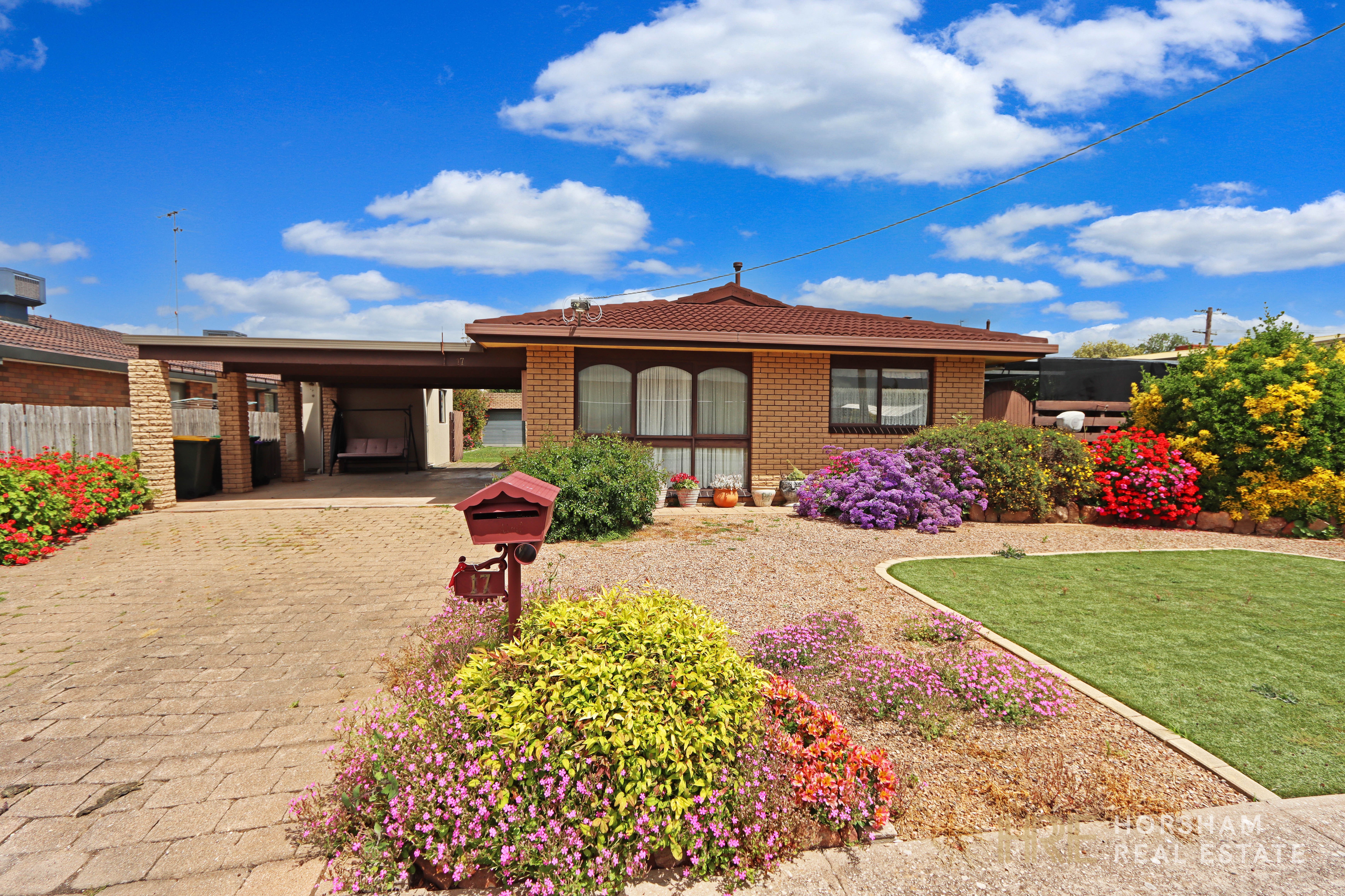 17 Schwarz Avenue, HORSHAM VIC 3400
