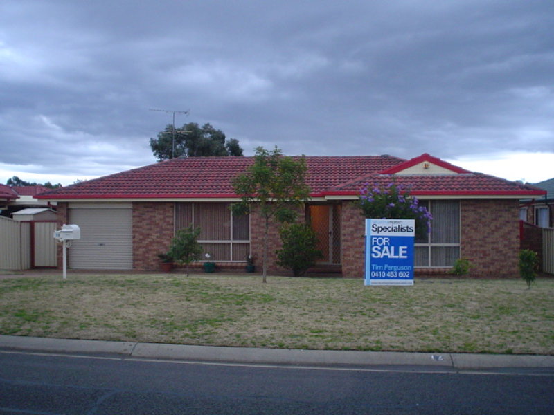 12 Lysander Avenue, ROSEMEADOW NSW 2560