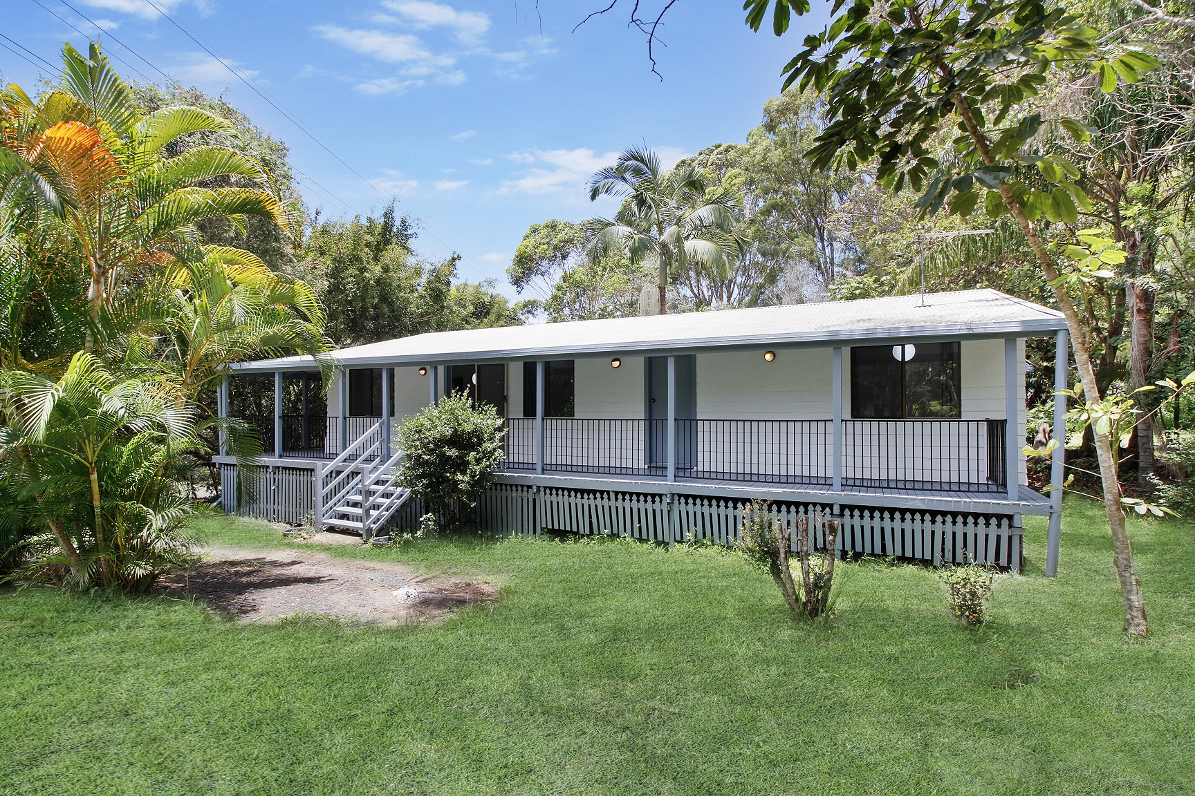 24 Inlet Avenue, RUSSELL ISLAND QLD 4184