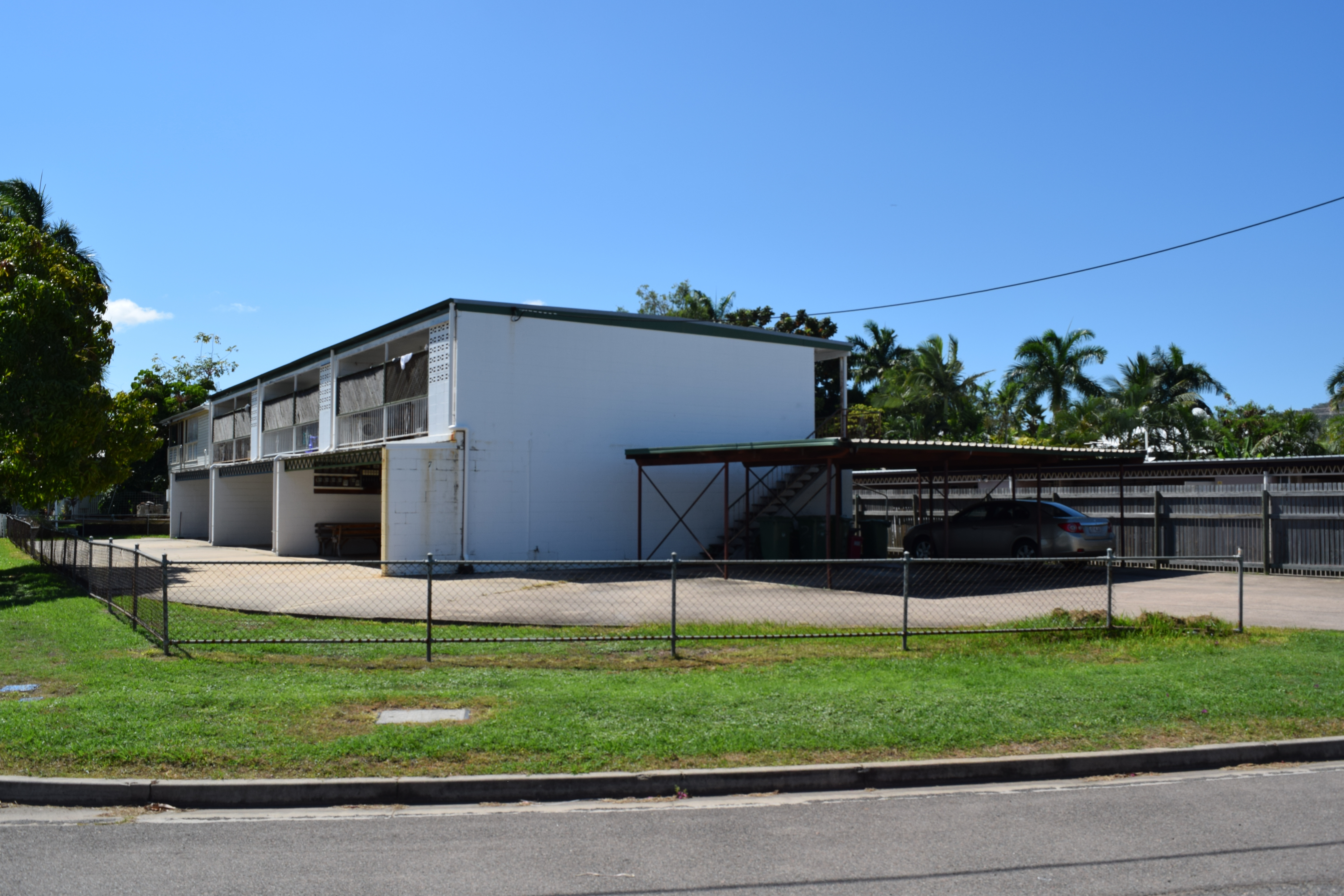 Unit 4 / 7 Mcintosh St, HERMIT PARK QLD 4812