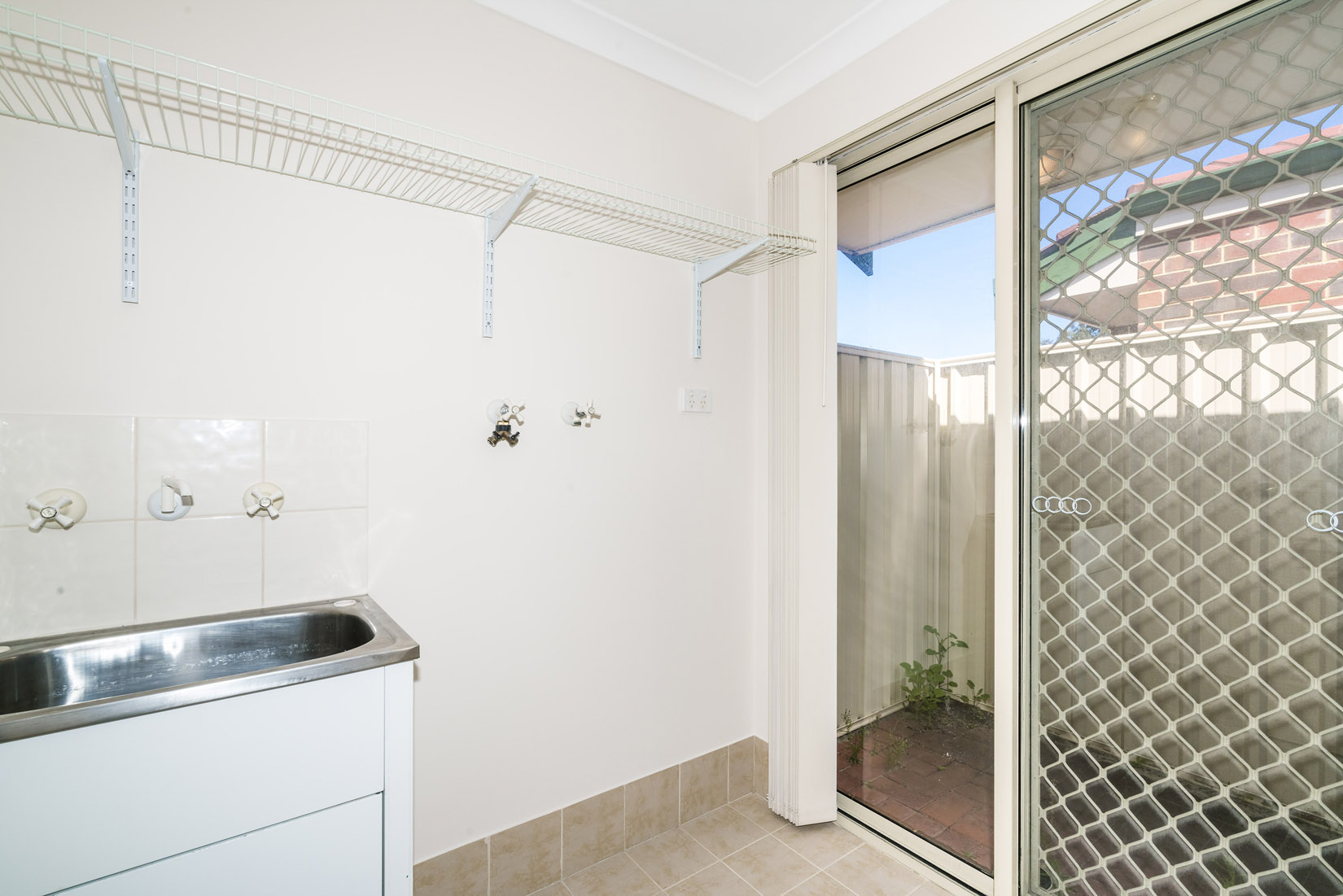 1 39 Loton Avenue Midland WA 6056