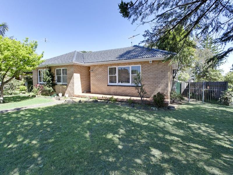 1 Tuglow  Pl, LEUMEAH NSW 2560