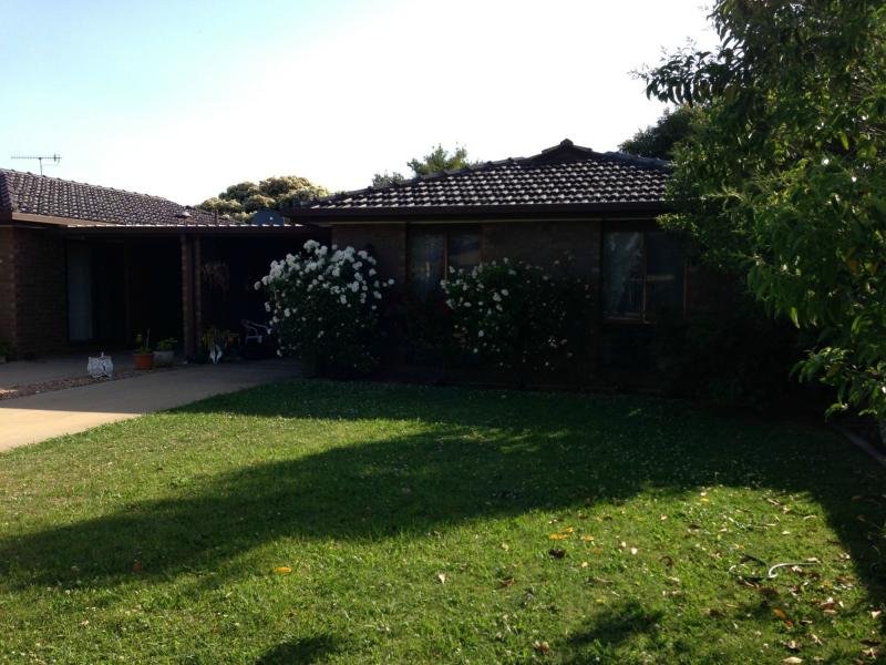 Unit 2 / 302 Noyes Street, DENILIQUIN NSW 2710