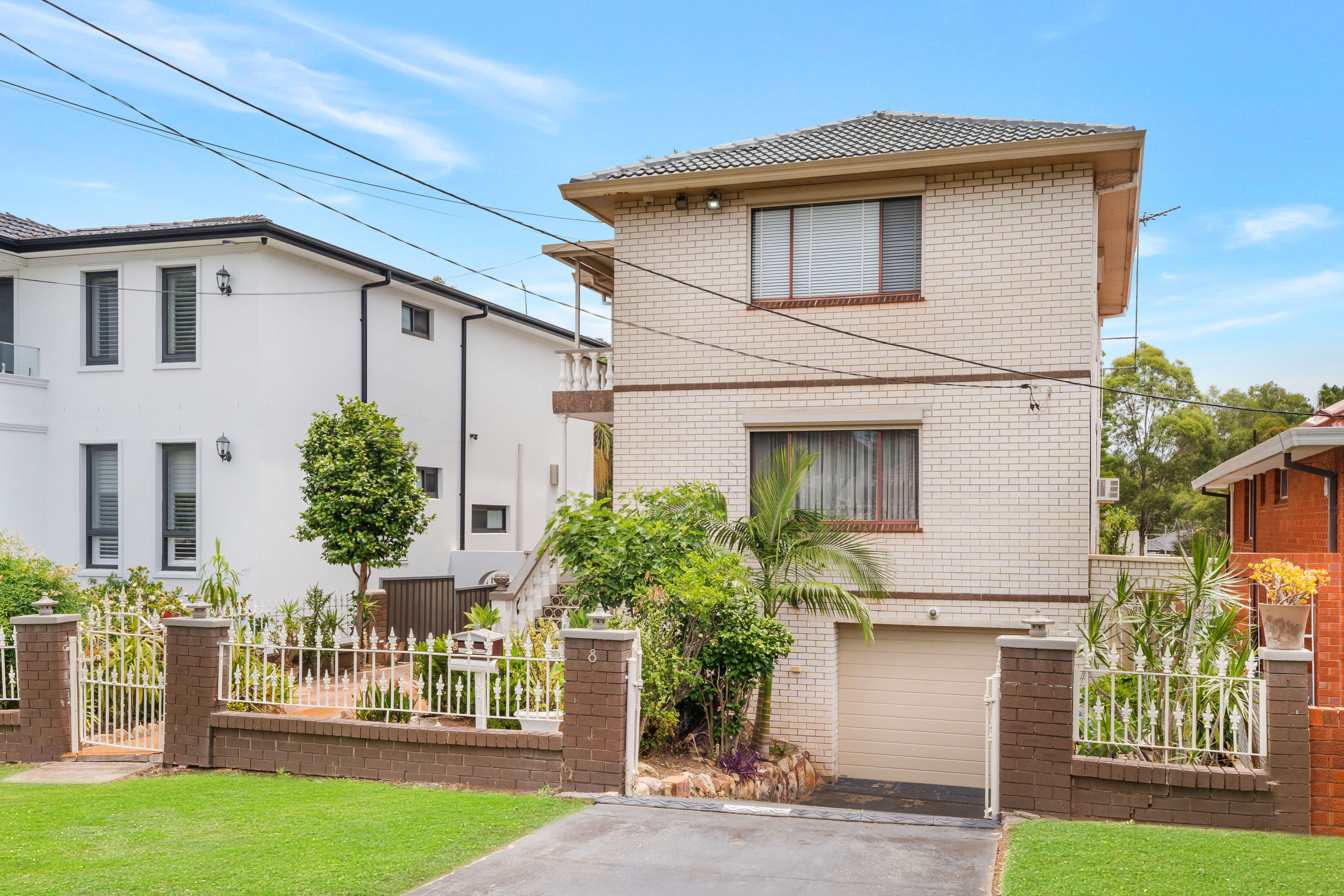 8 Tucker Street, BASS HILL NSW 2197