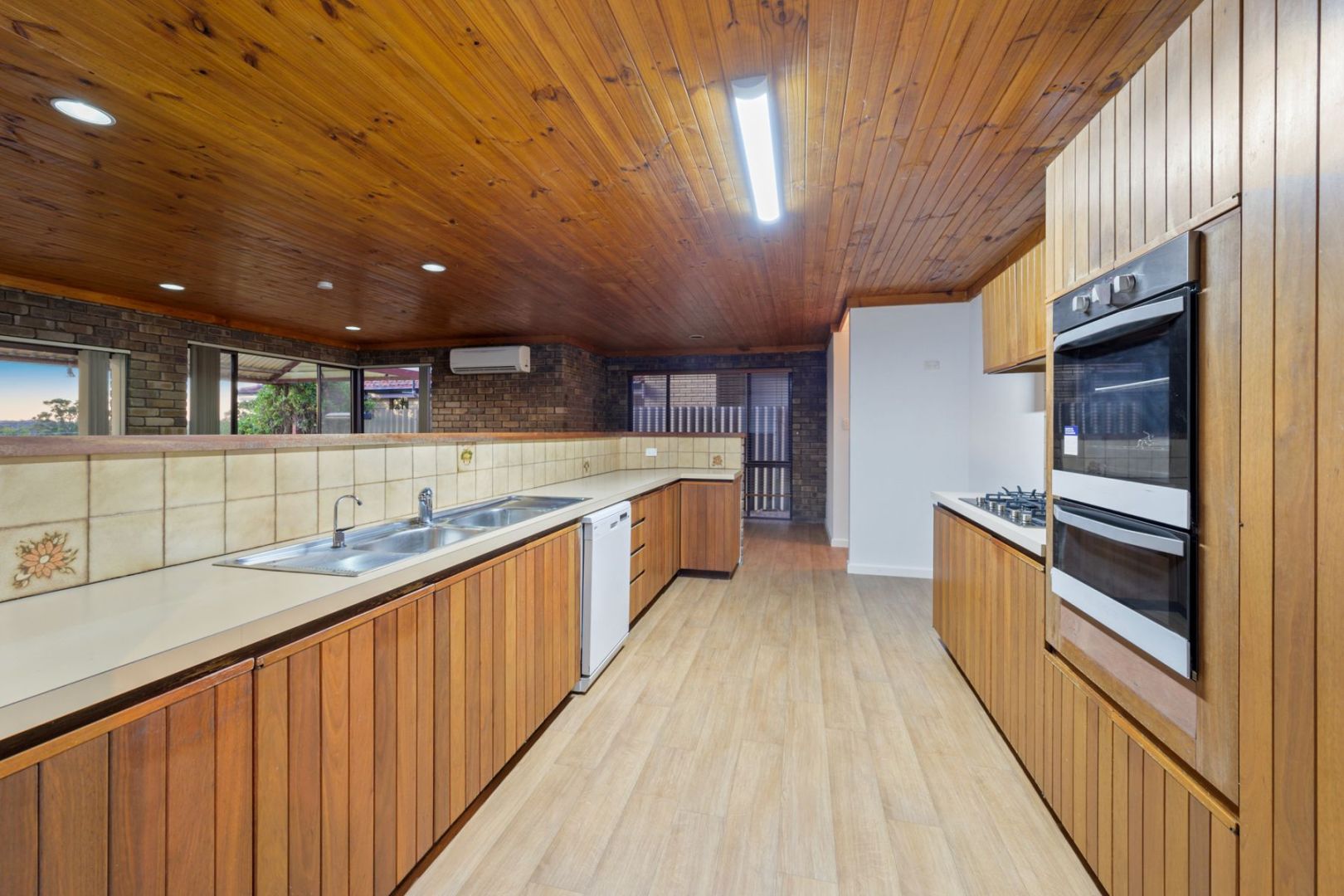 15 Tresise Street Carine WA 6020