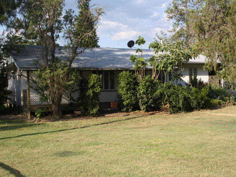 85 Rossiters Rd,, WITHCOTT QLD 4352