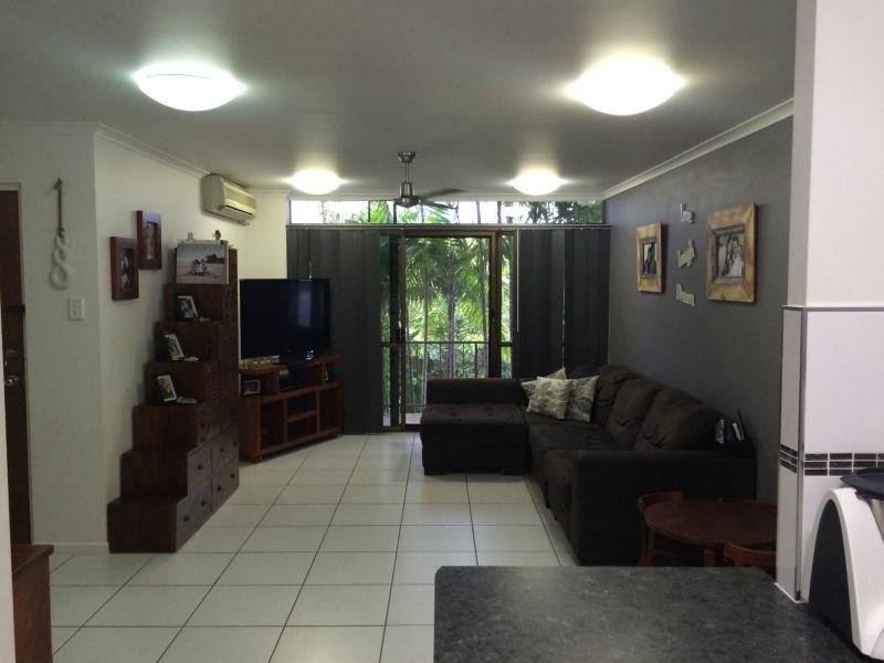 2 / 64 Warburton Street, NORTH WARD QLD 4810