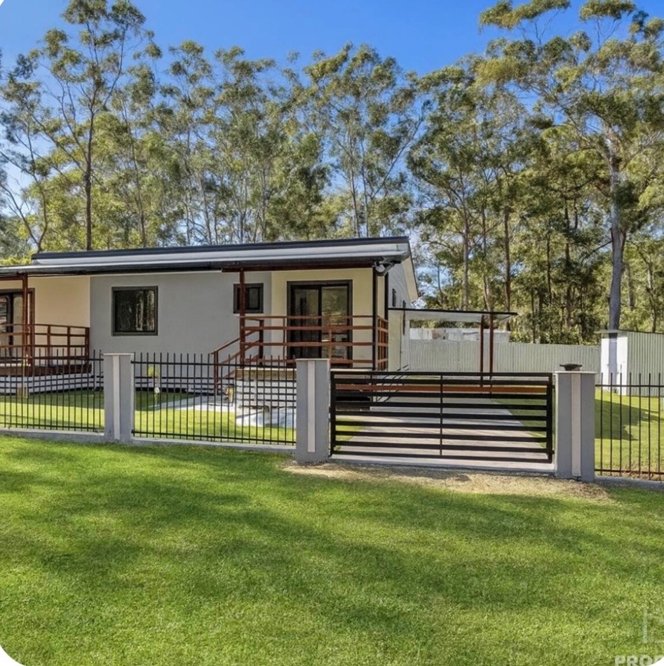 2 / 22 Angora St, RUSSELL ISLAND QLD 4184