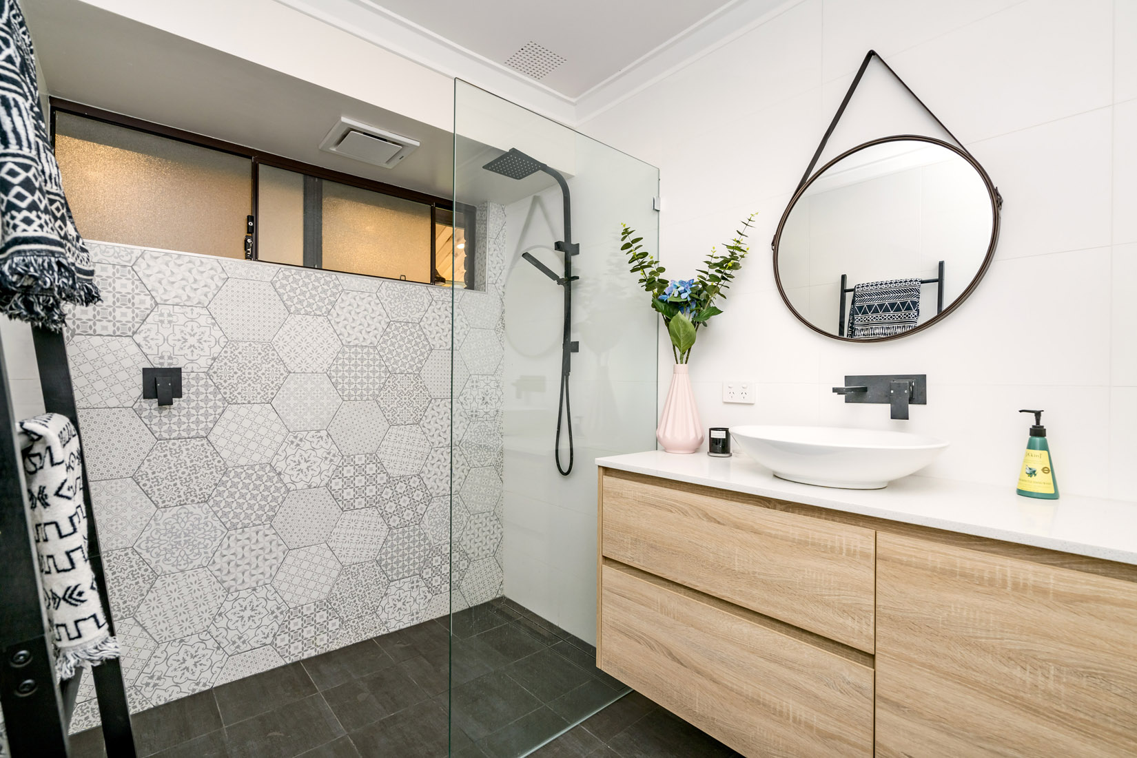 3A Charing Crescent Marangaroo WA 6064