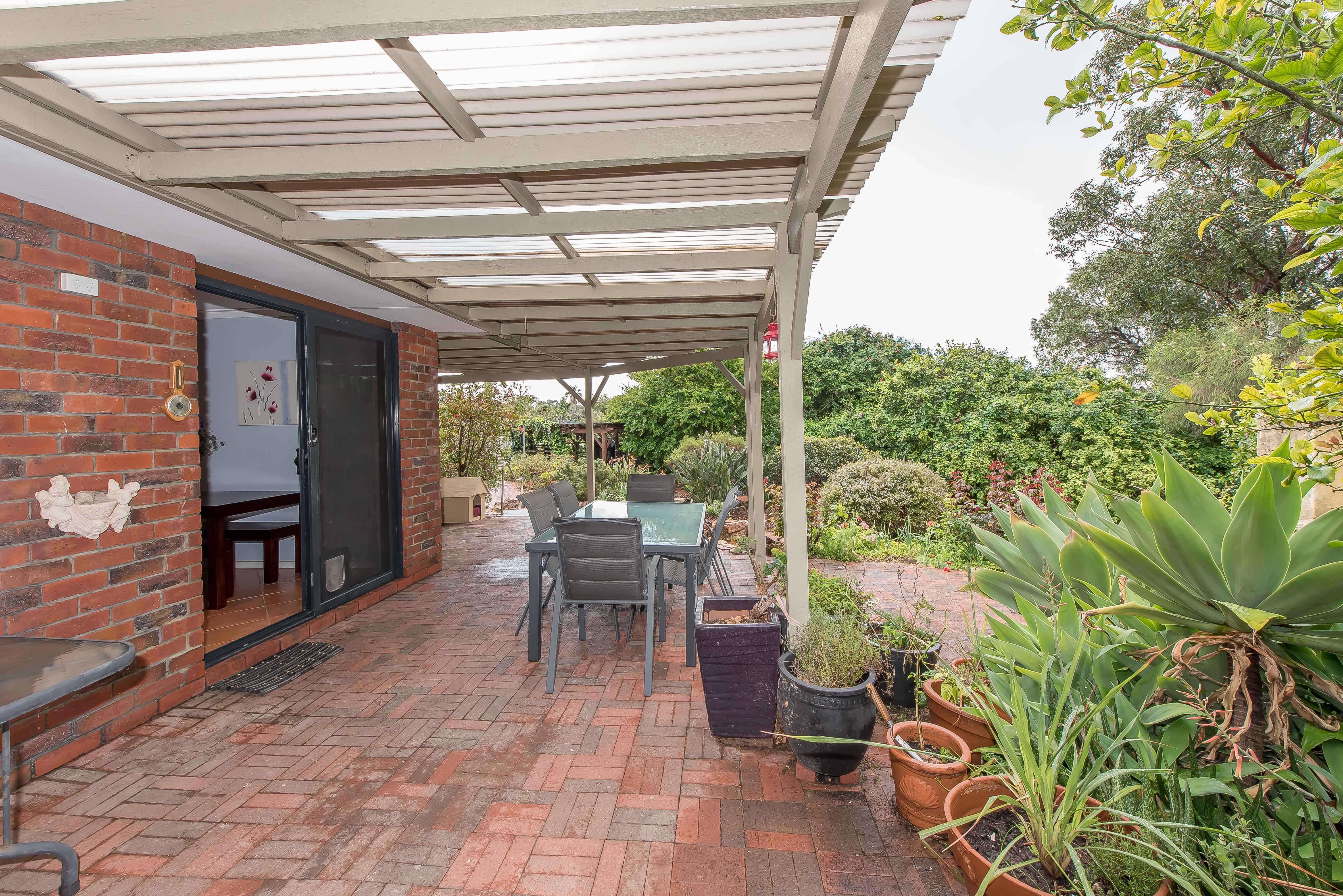4 Cawarra Crescent Craigie WA 6025