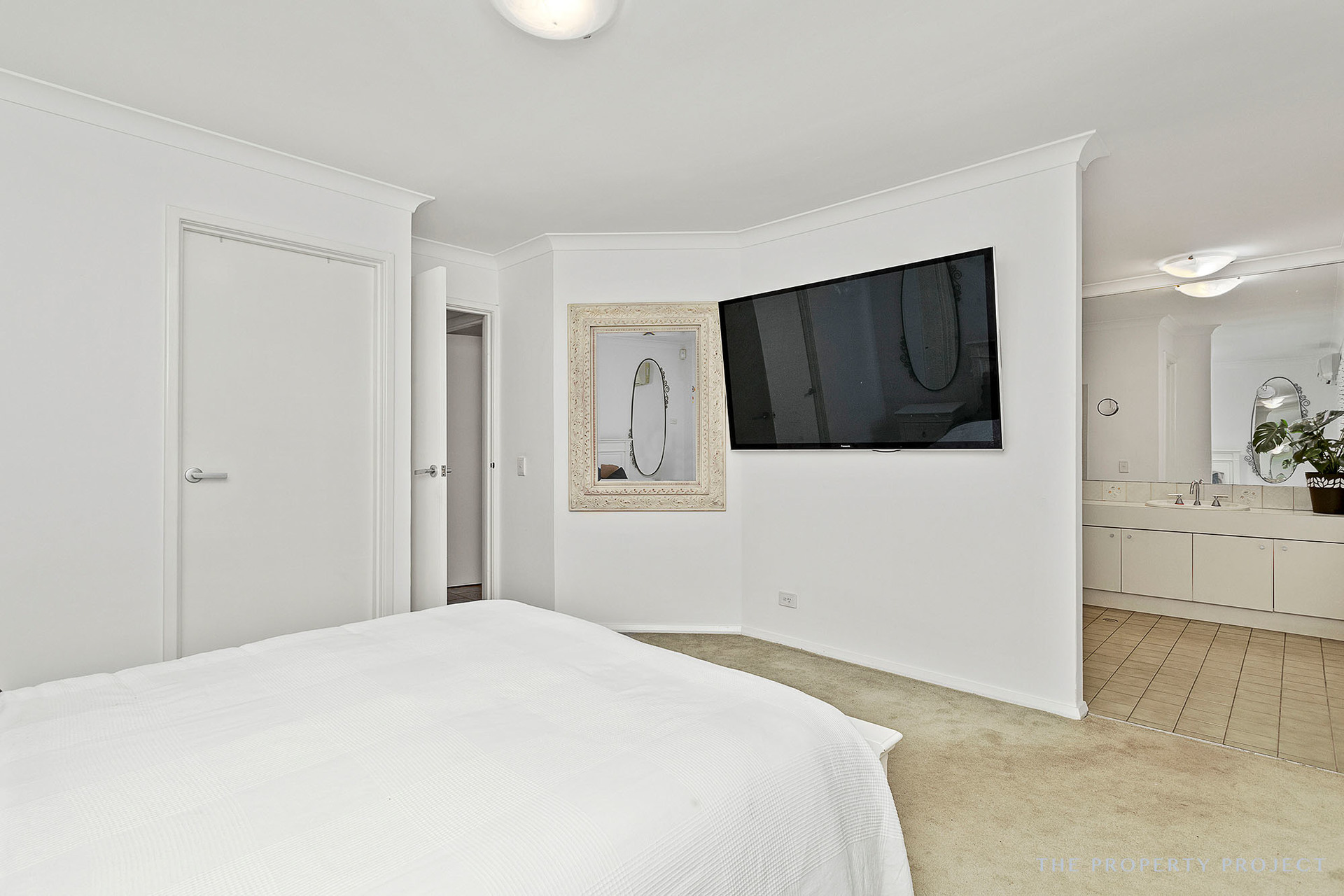 60 Inverness Crescent Menora WA 6050
