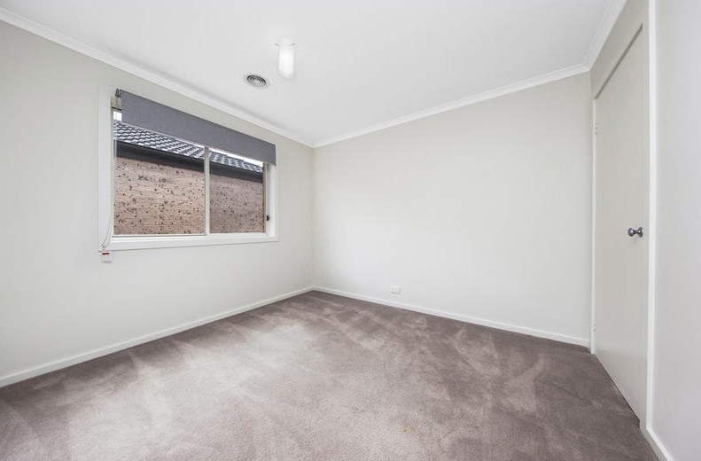 5 Neil Currie Street, Casey, photo 8