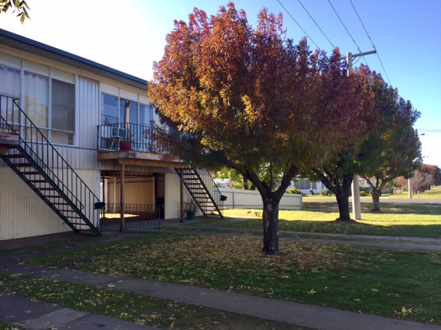 2 / 381 Cadell Street, HAY NSW 2711