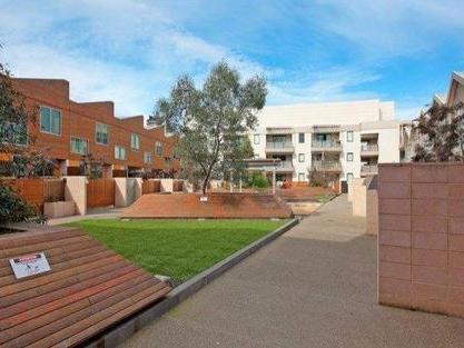 210 / 9 The Arcade, DOCKLANDS VIC 3008