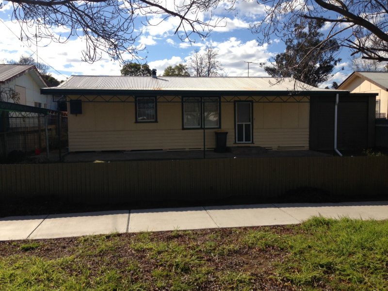 371 Macauley Street, HAY NSW 2711