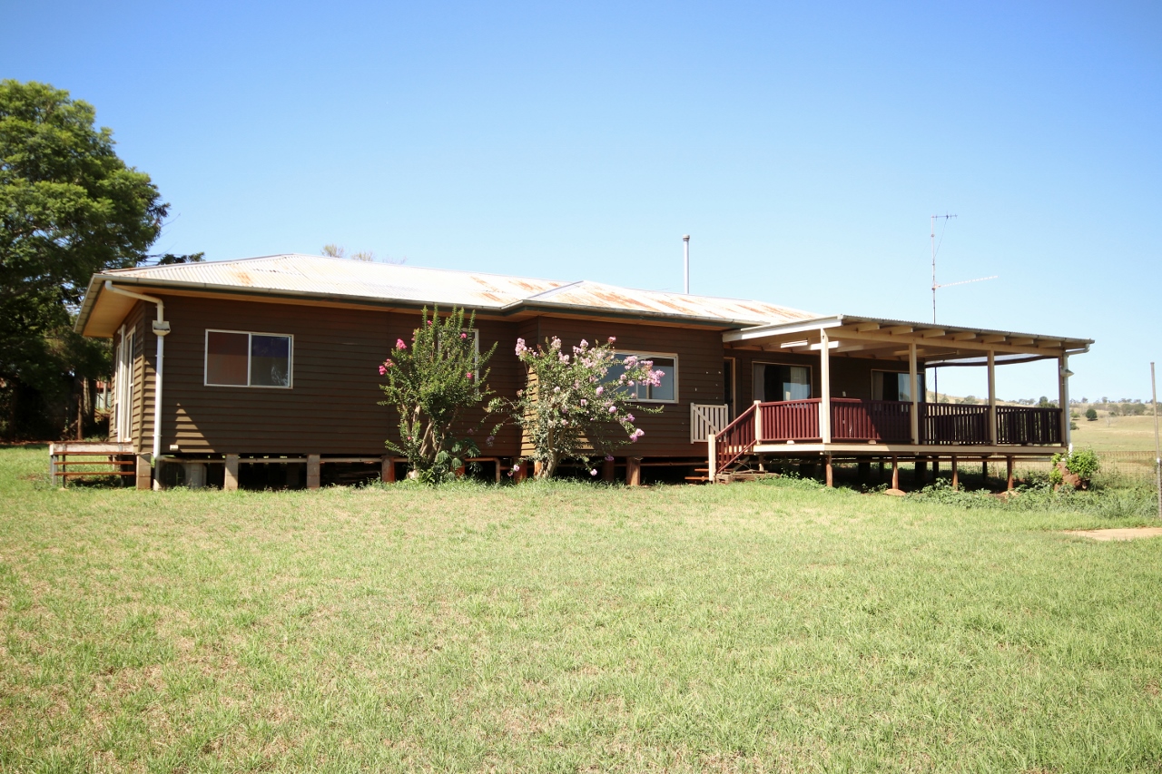 167 Plainby Road, CROWS NEST QLD 4355