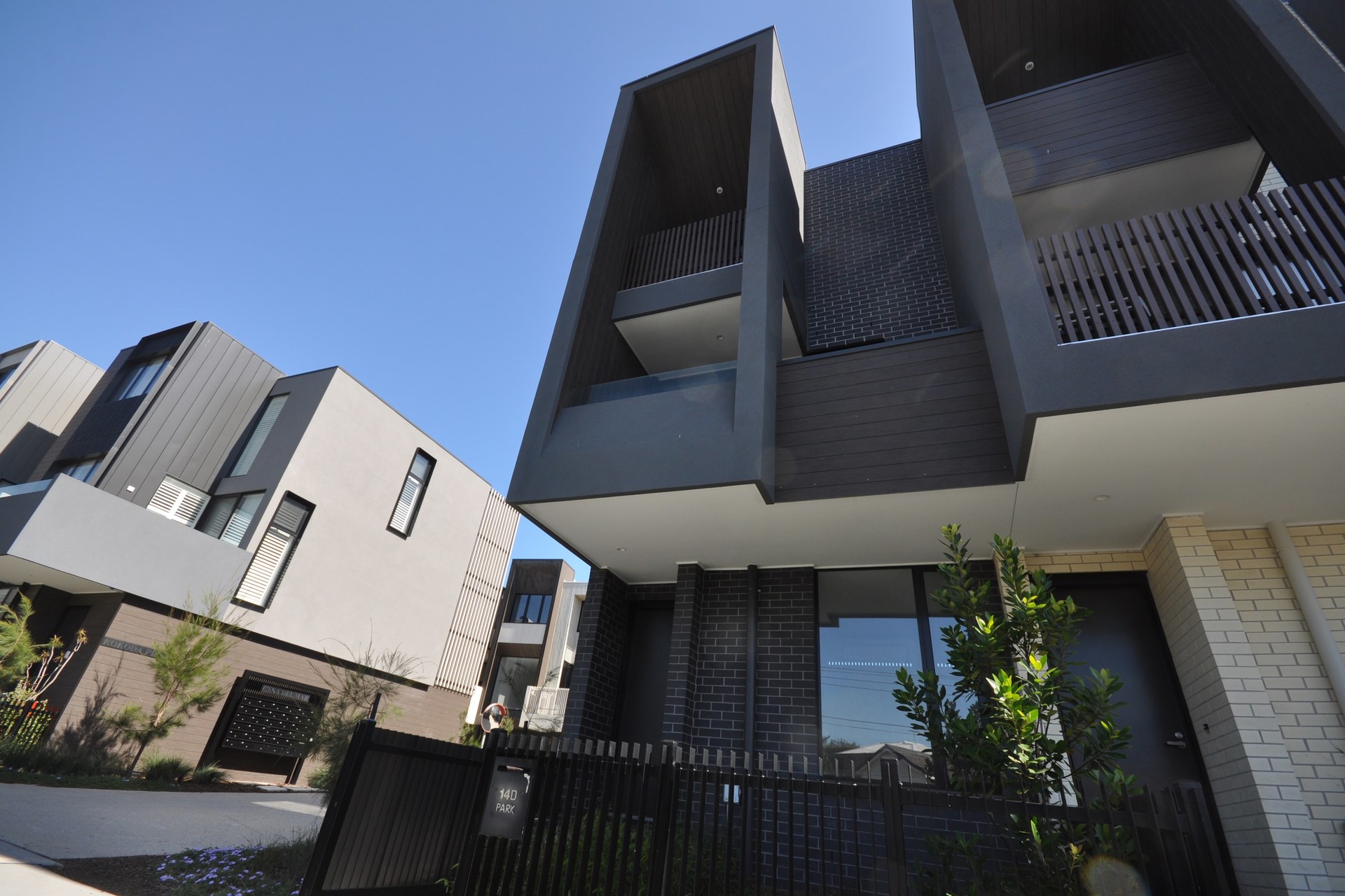 14D Park Street, MORDIALLOC VIC 3195