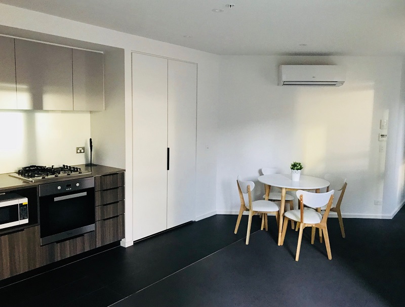209 / 868 Collins Street, DOCKLANDS VIC 3008