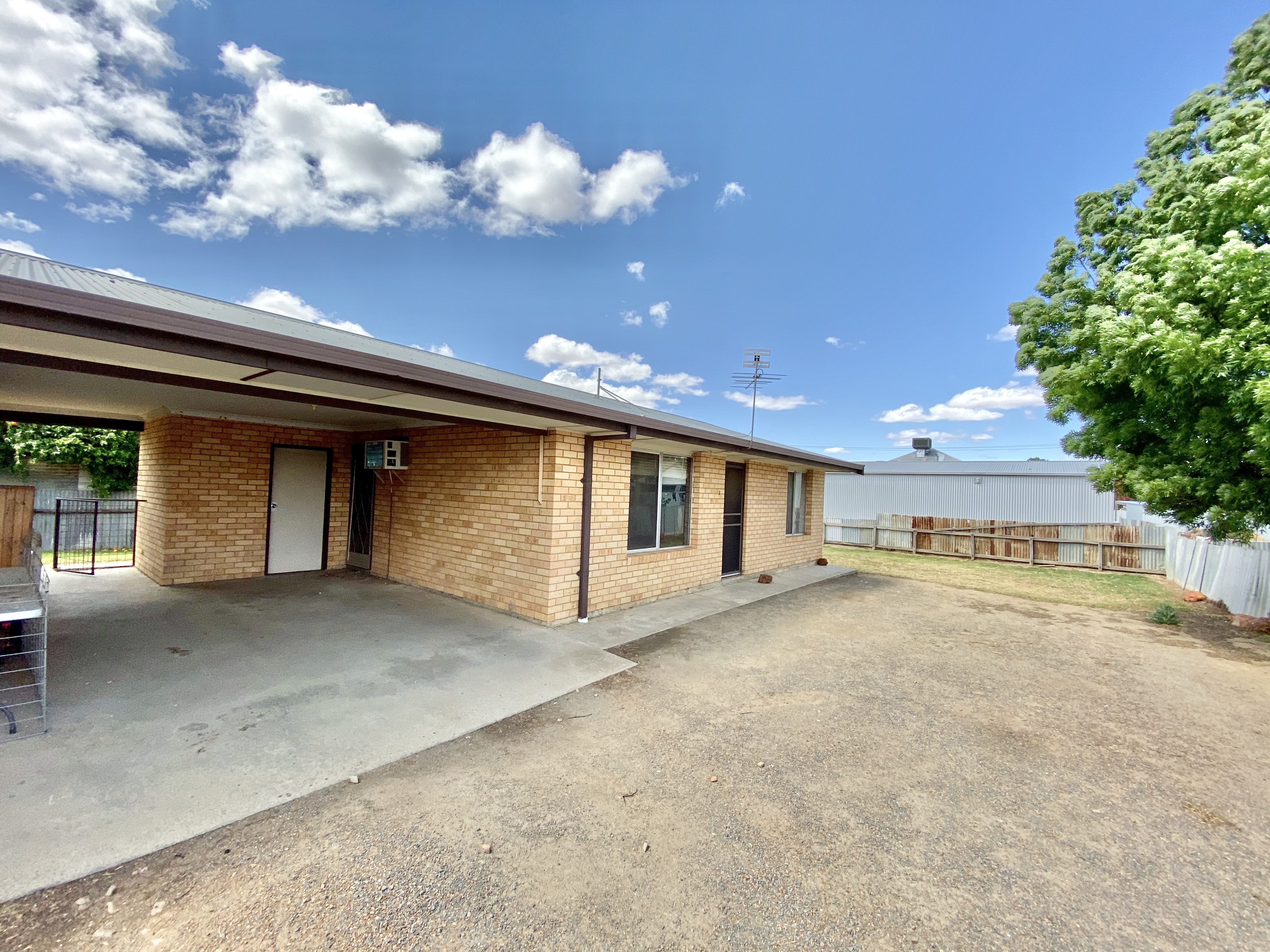 3 / 225 Maiden Lane, HAY NSW 2711