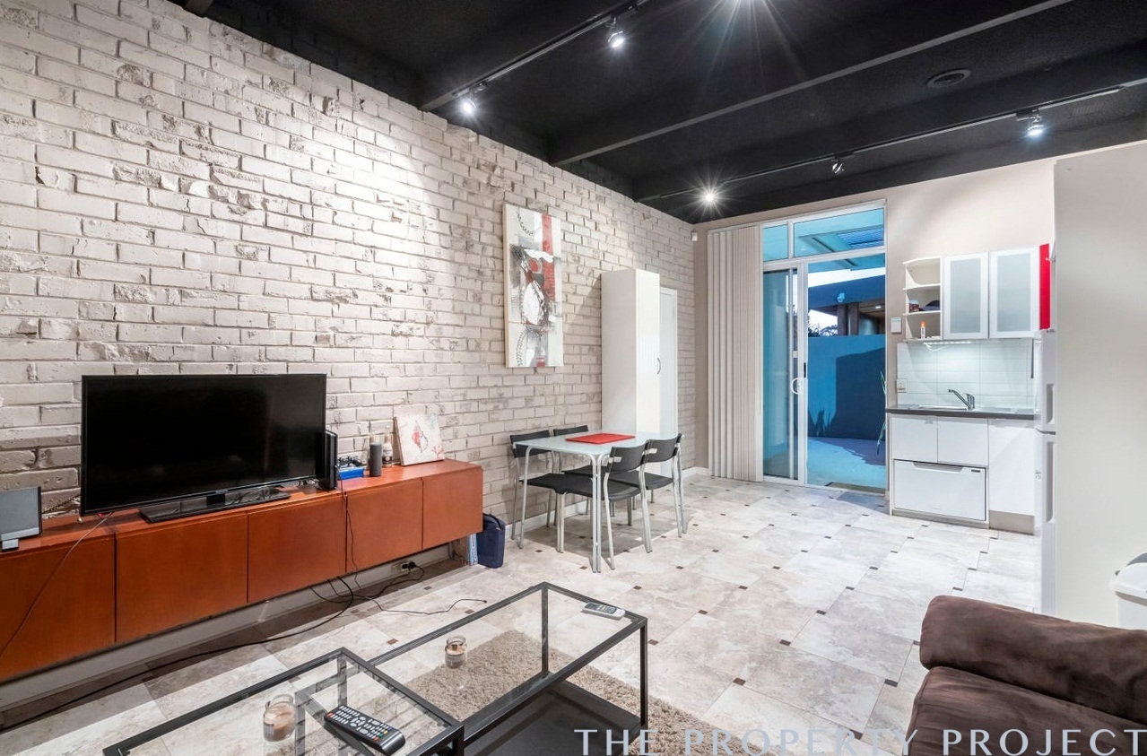 16 Vernon Street Trigg WA 6029