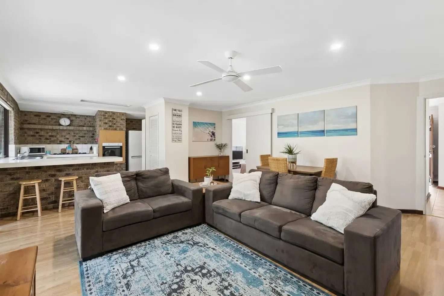 38 Bridgewater Dr Kallaroo WA 6025