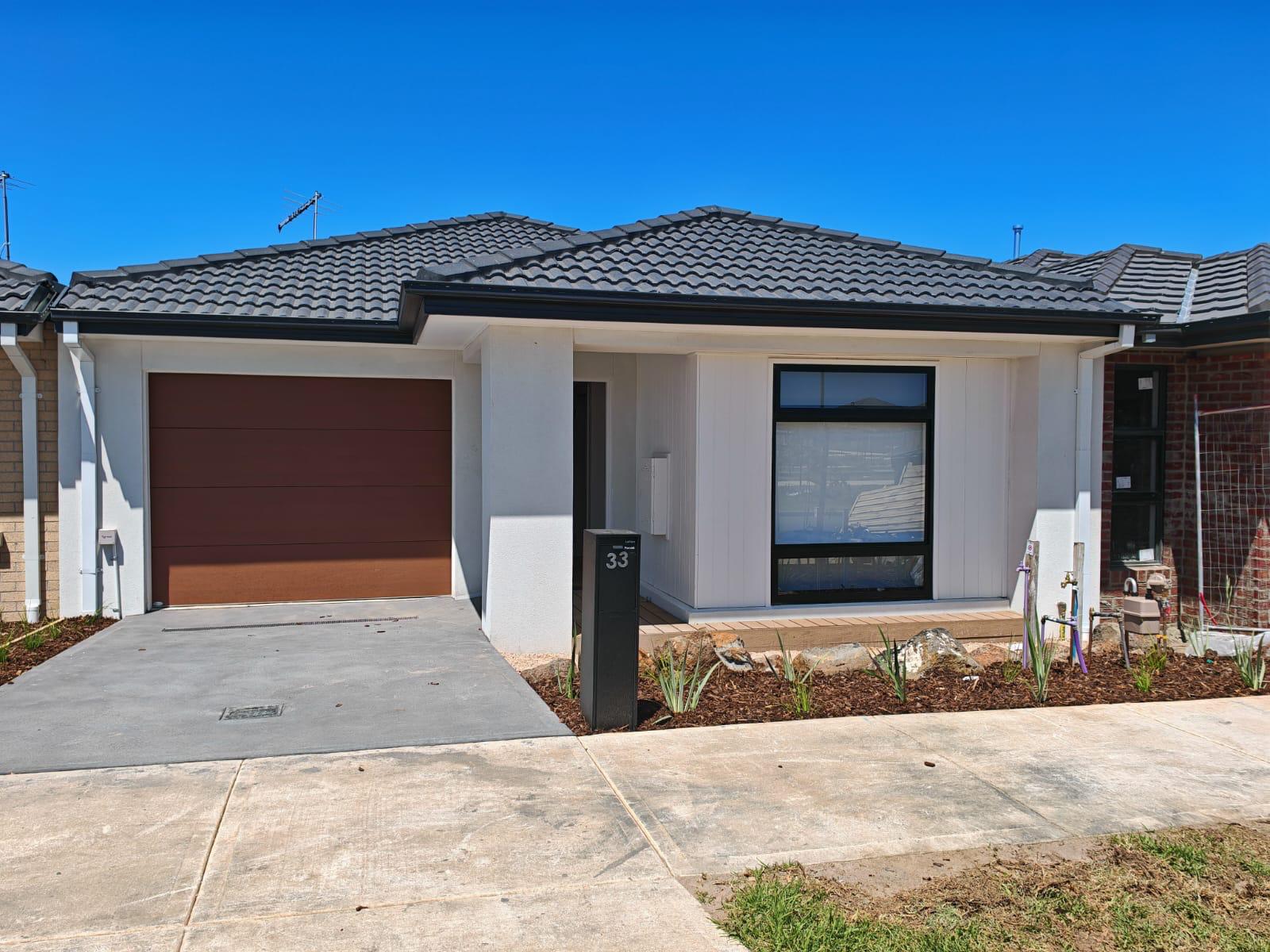 33 Tolkien Drive, MAMBOURIN VIC 3024