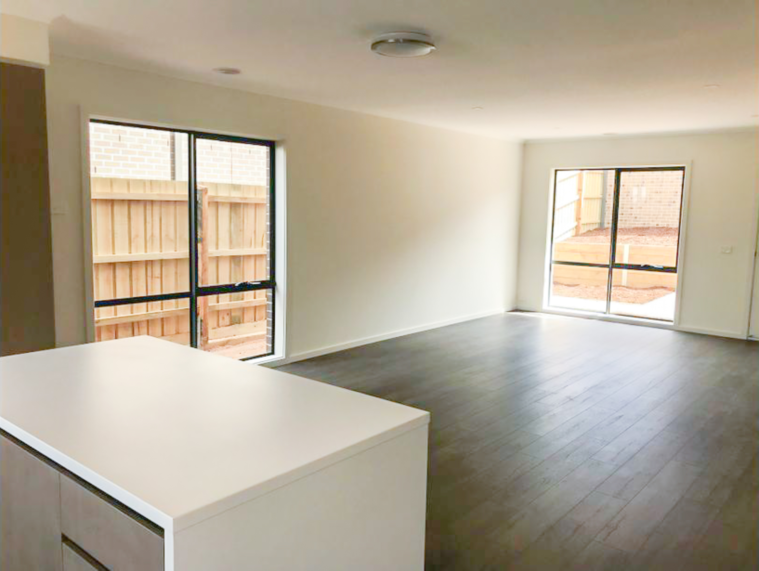 19 Erinbank Crescent, WESTMEADOWS VIC 3049