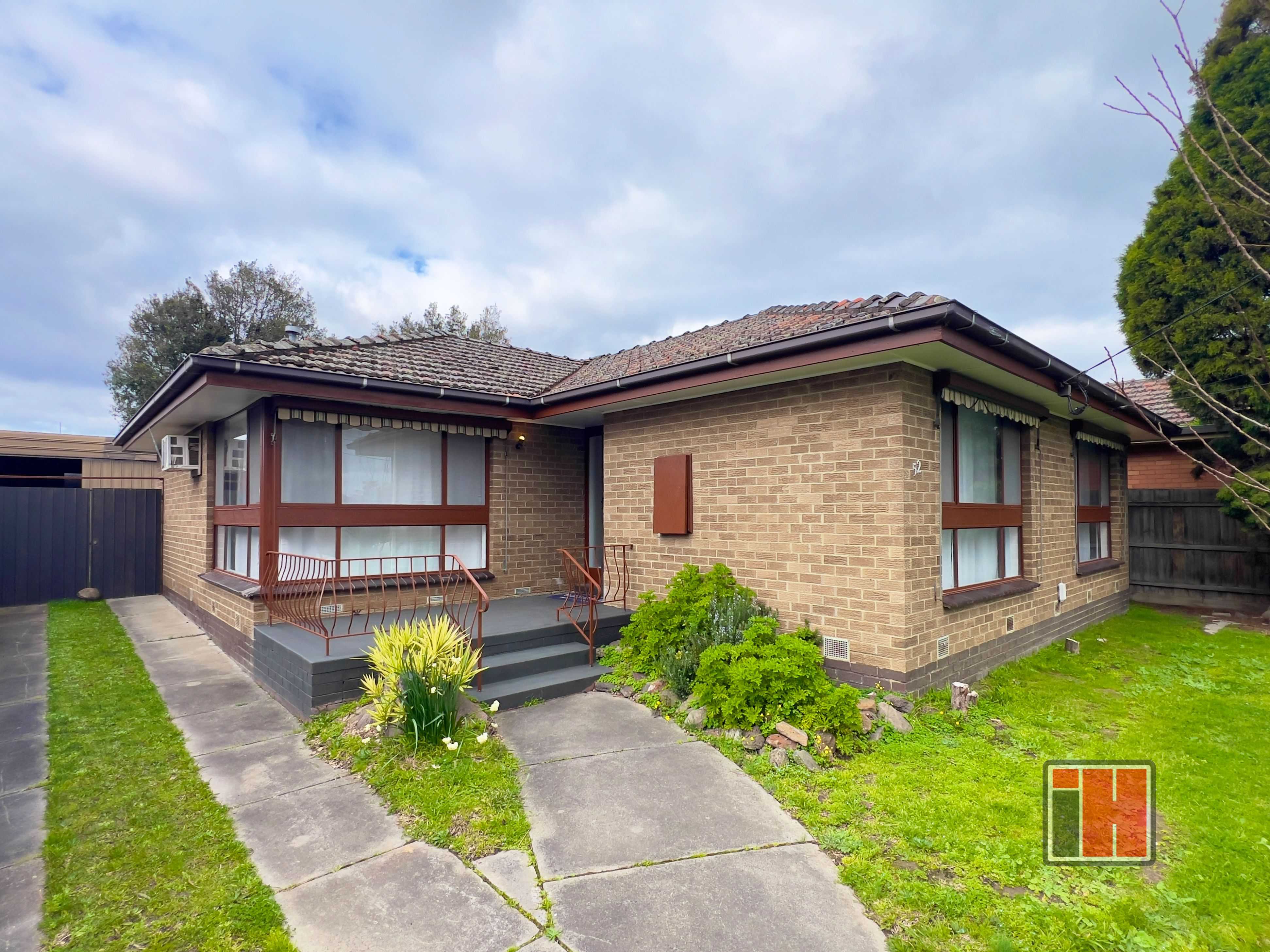 52 Windsor Crescent, BUNDOORA VIC 3083