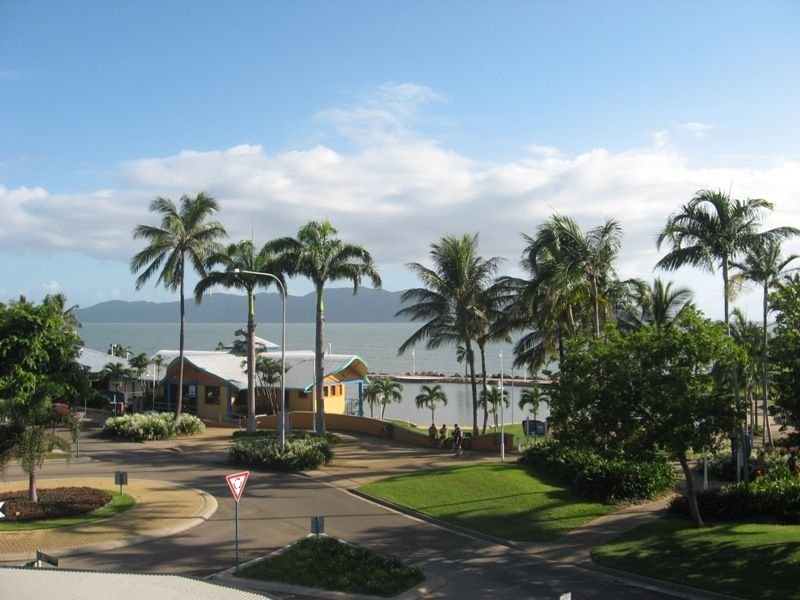 4 / 120 The Strand, NORTH WARD QLD 4810
