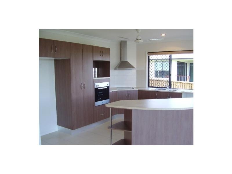 25 Shutehaven Circuit, BUSHLAND BEACH QLD 4818