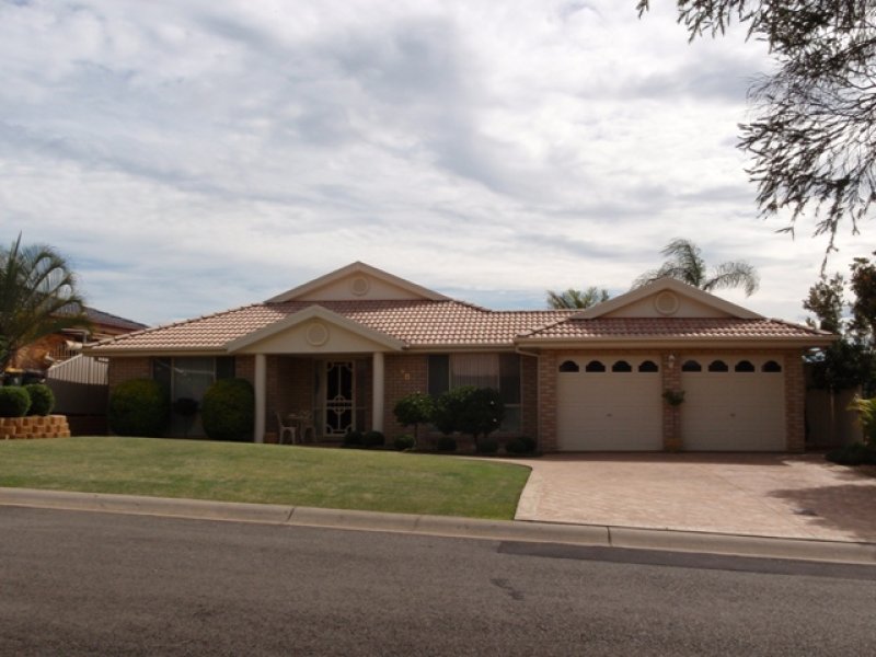 10 Tiber Place, KEARNS NSW 2558