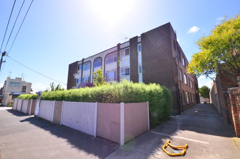 2 / 235 Riversdale Road, HAWTHORN EAST VIC 3123