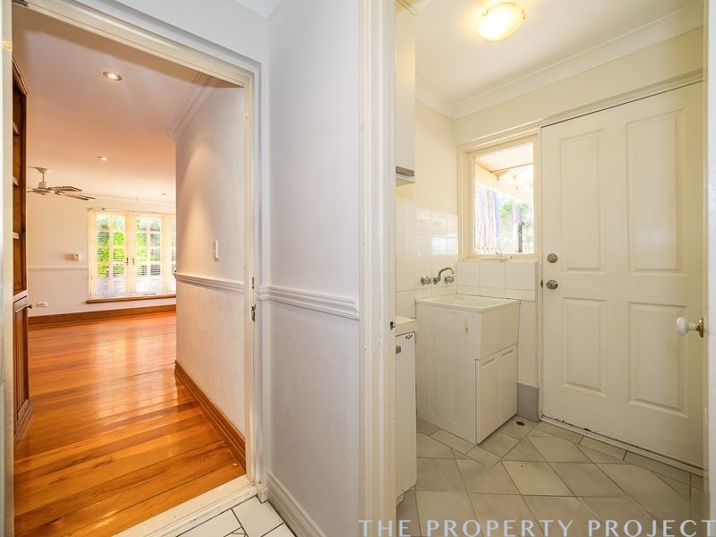 8 Treetop Avenue Edgewater WA 6027