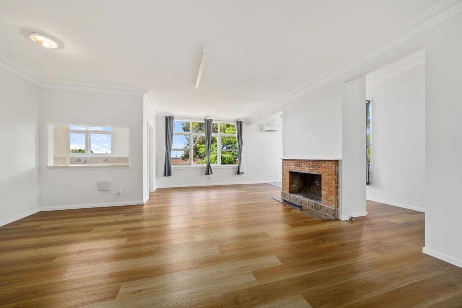 25 Crest Rd, Crestwood, photo 2