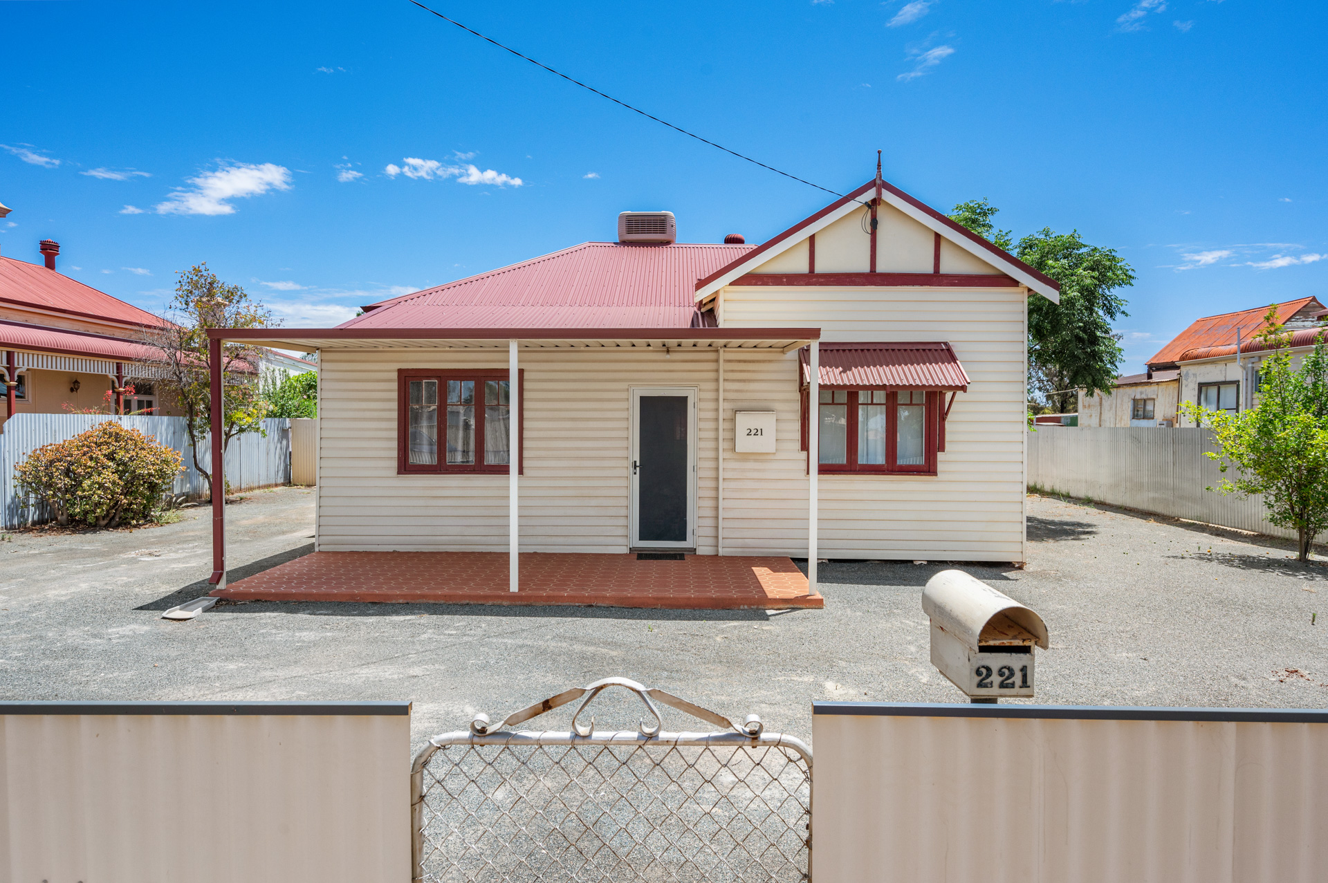 221 Burt St, VICTORY HEIGHTS WA 6432
