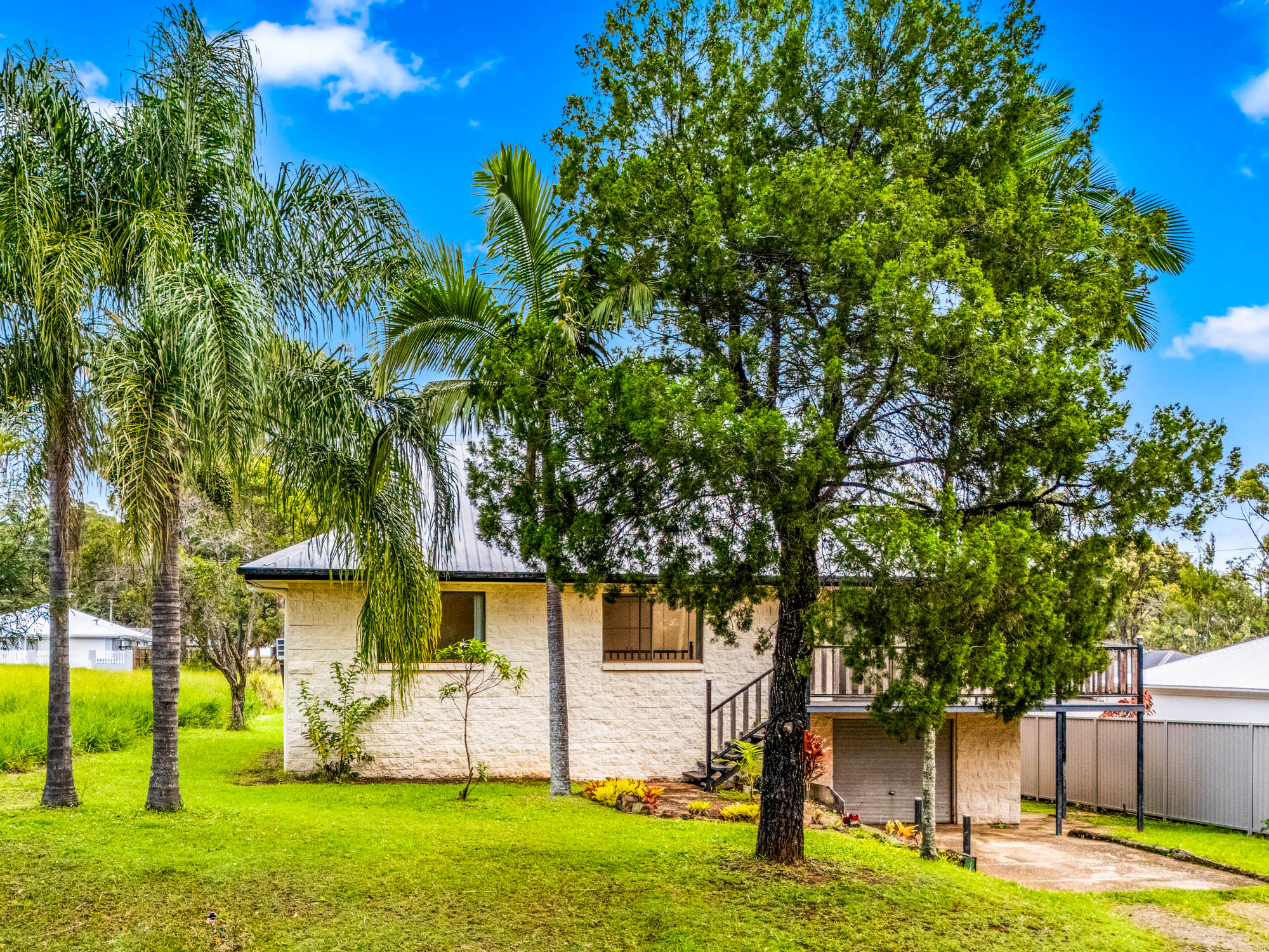 98 Jackson Road, RUSSELL ISLAND QLD 4184