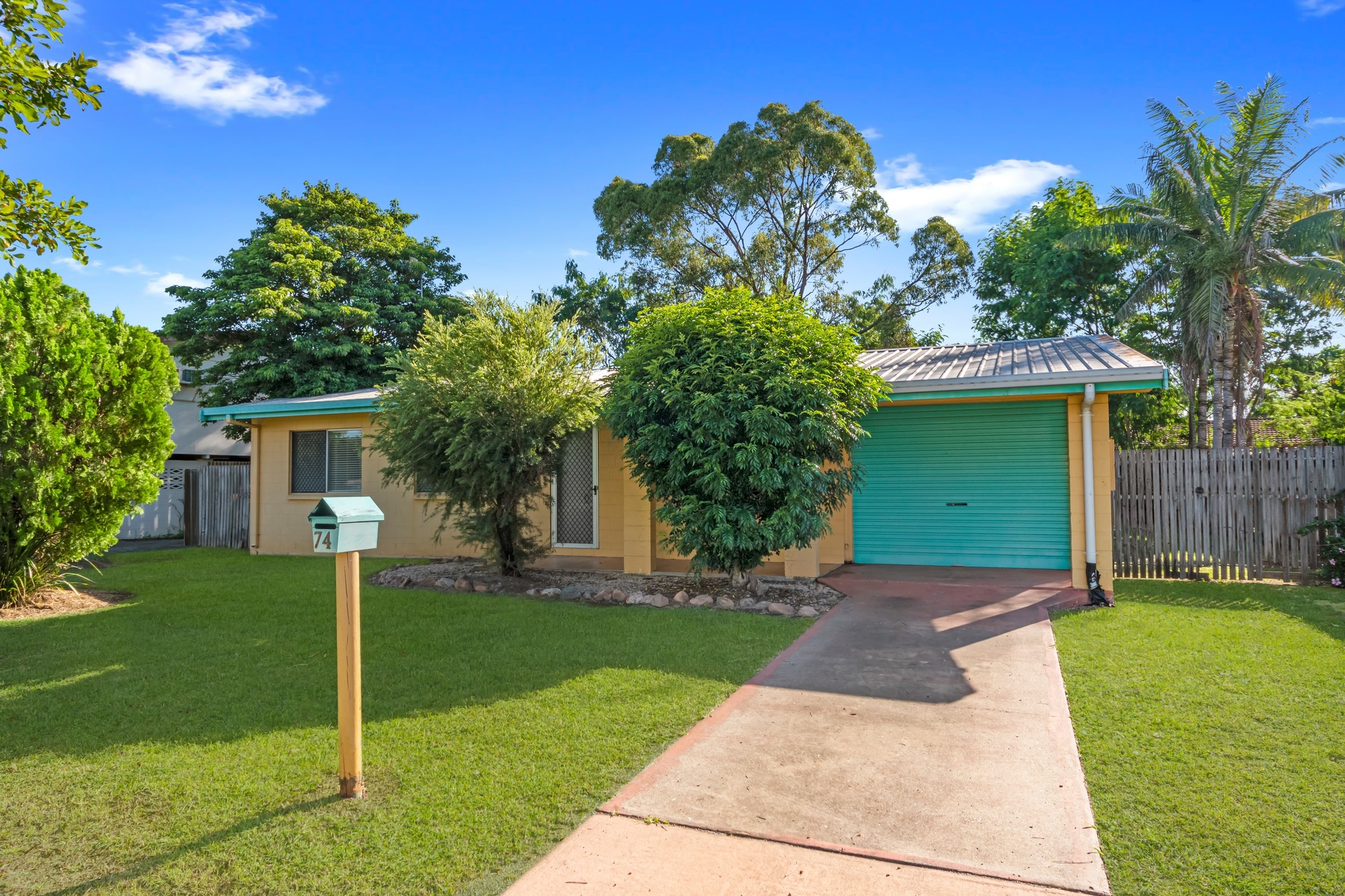 74 Tam O'Shanter Dr, THURINGOWA CENTRAL QLD 4817
