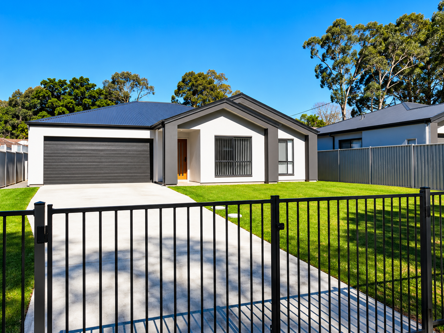 6 Yara Street, RUSSELL ISLAND QLD 4184