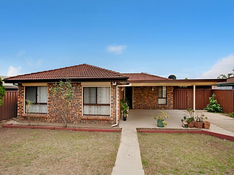 4 Neptune St, RABY NSW 2566