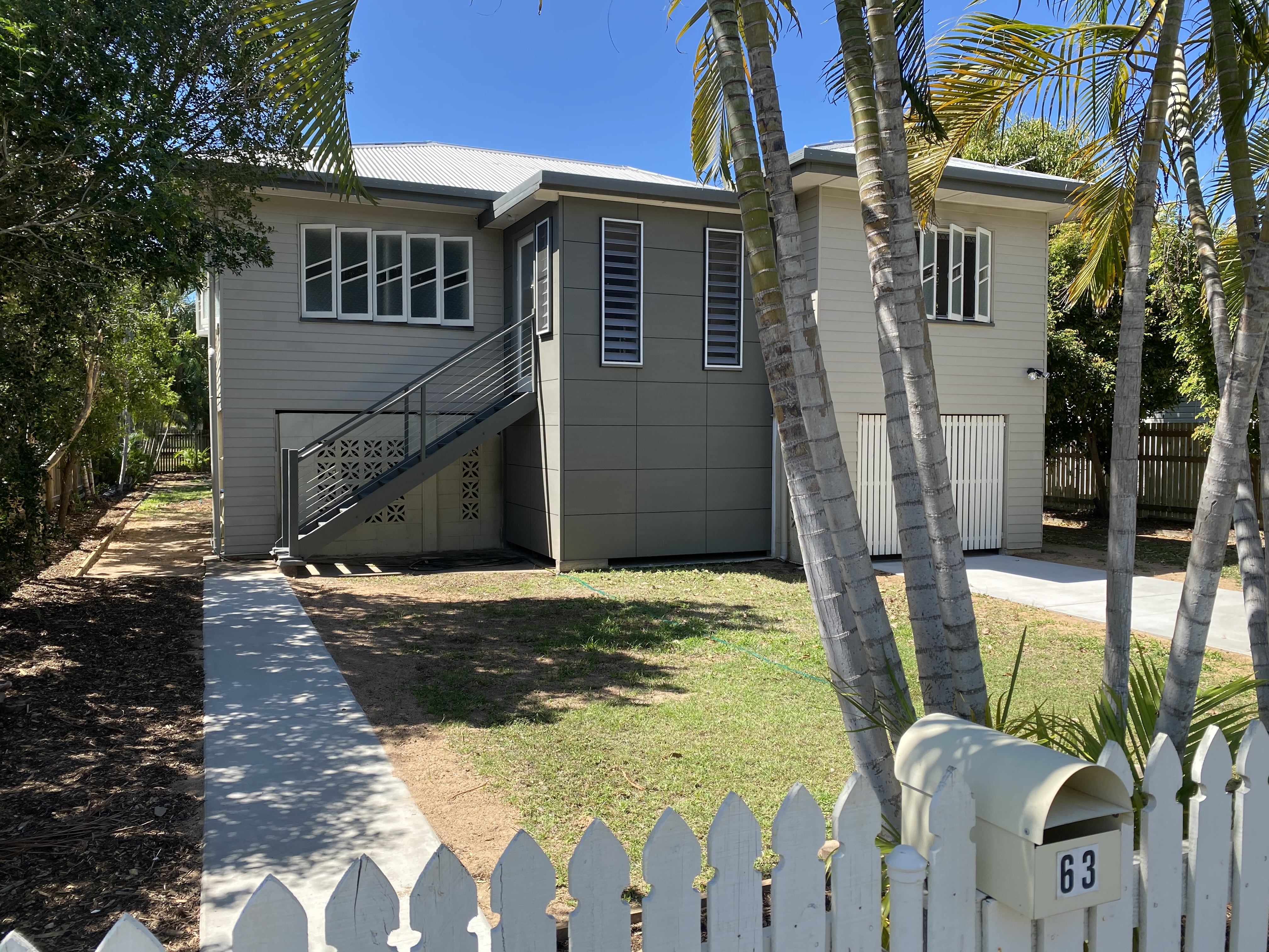 63 Armstrong St, HERMIT PARK QLD 4812