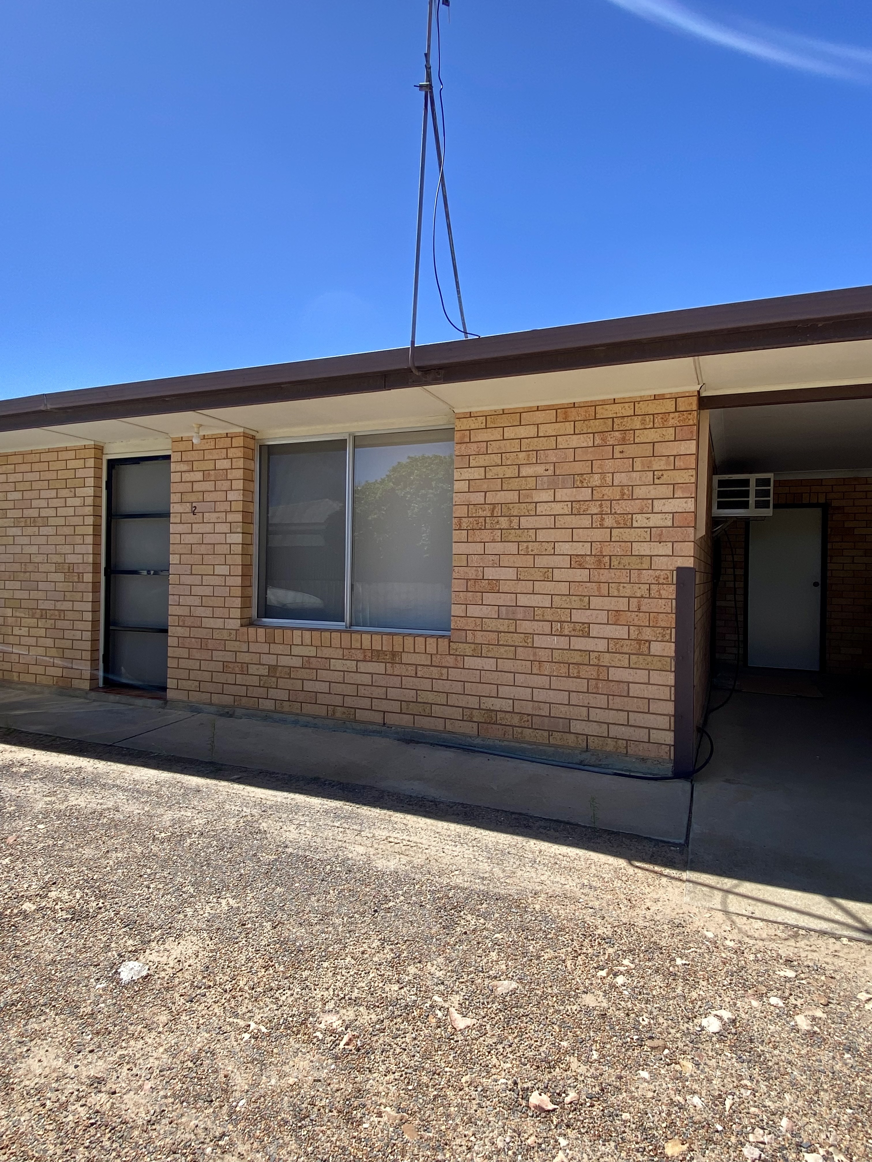 2 / 225 MAIDEN LANE, HAY NSW 2711