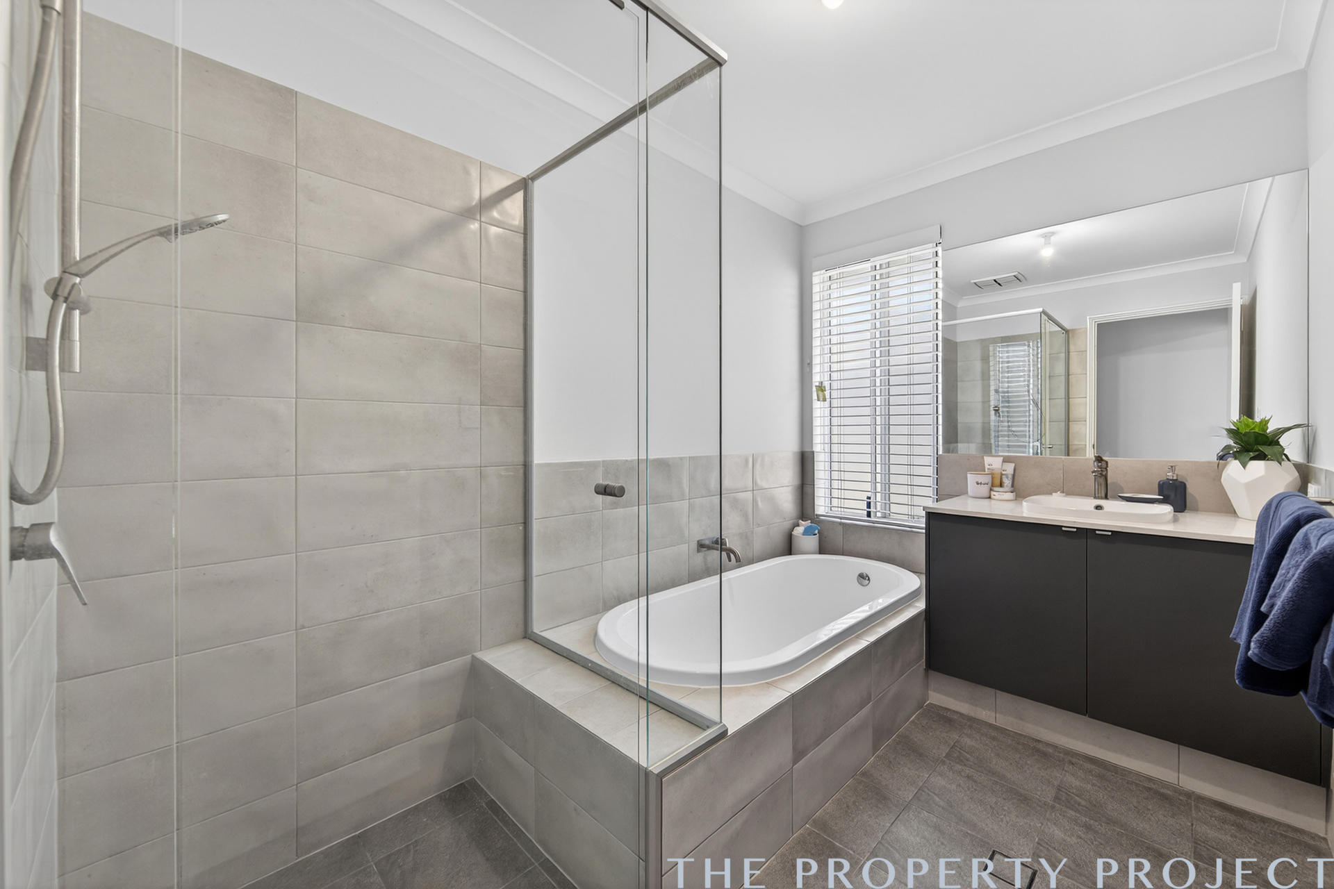 23 Lowlands Avenue Eglinton WA 6034