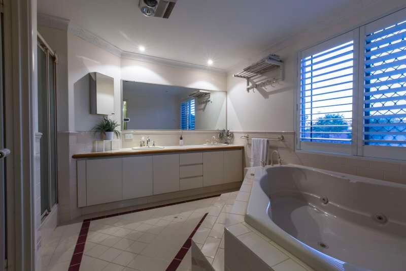 2 Hermite Rise Sorrento WA 6020